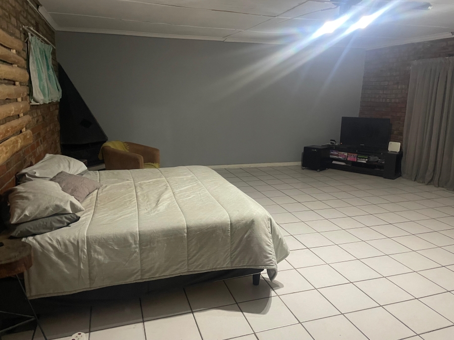 4 Bedroom Property for Sale in Odendaalsrus Free State